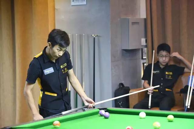 泳未来的一 泳未来的一