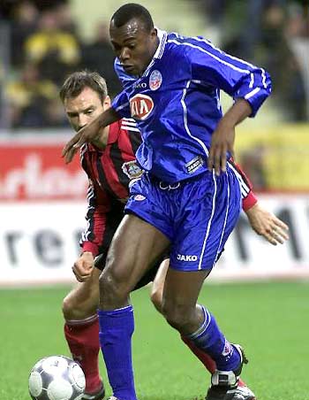 从困境中重 从困境中重