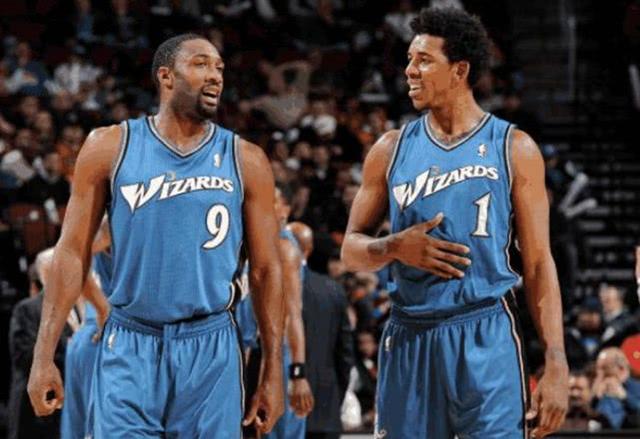 爱德华兹以 爱德华兹以